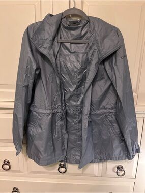 Columbia Women's Light Gret Rain Jacket